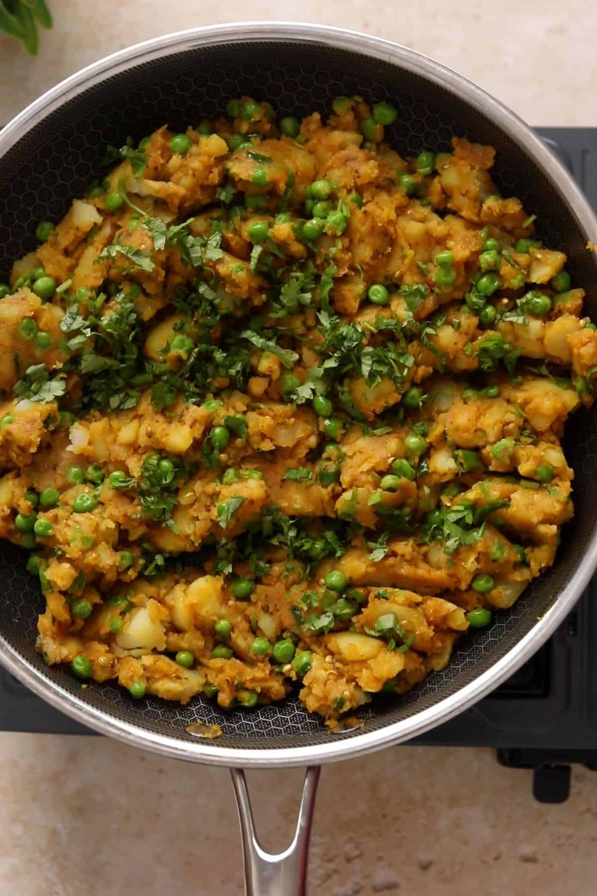 Potato and pea samosa filling is ready for stuffing.