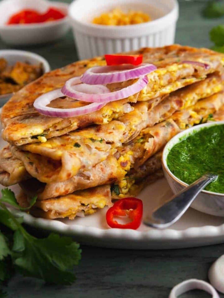 Stuffed Paneer Paratha Featured Image.