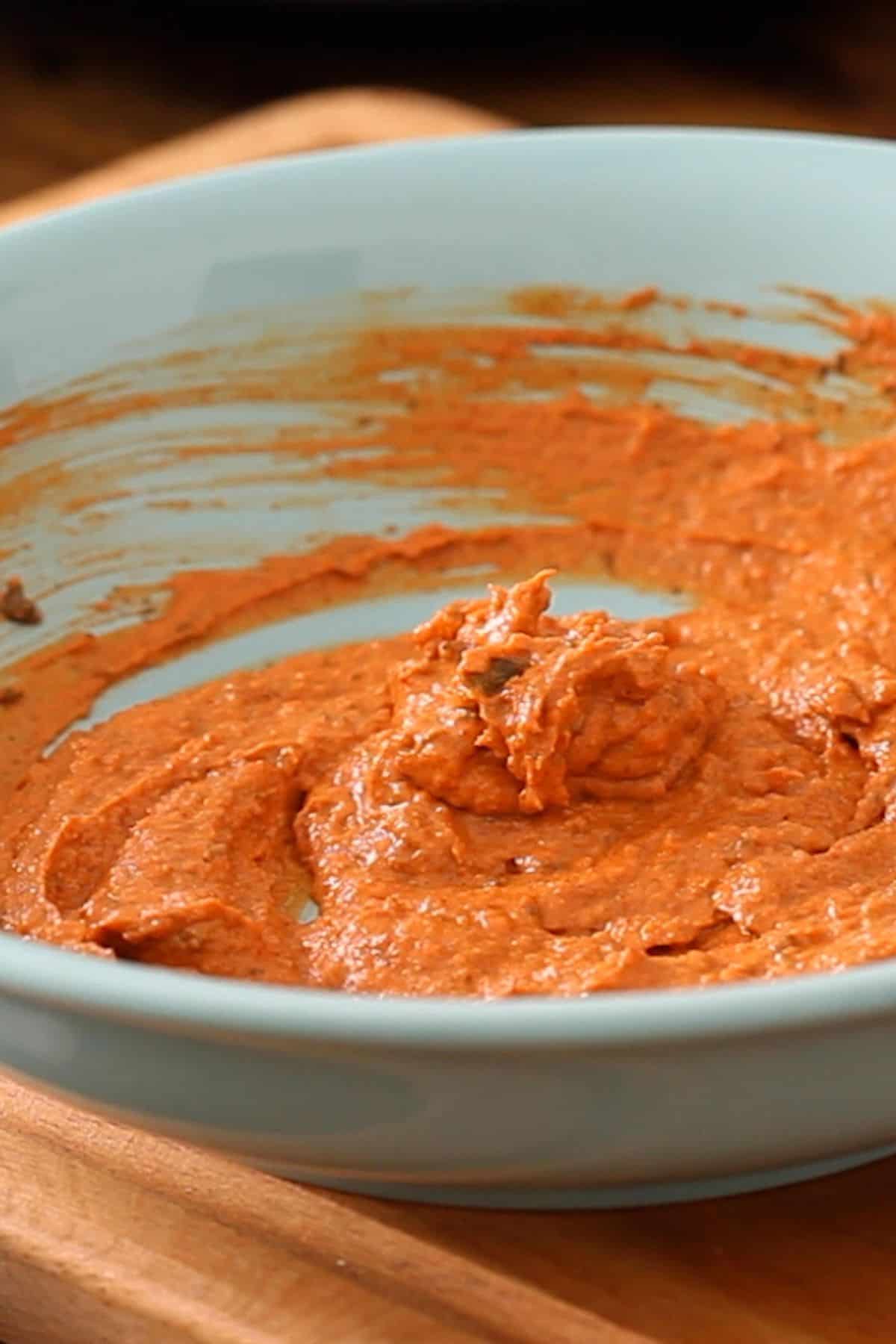 Tandoori marinade is ready.
