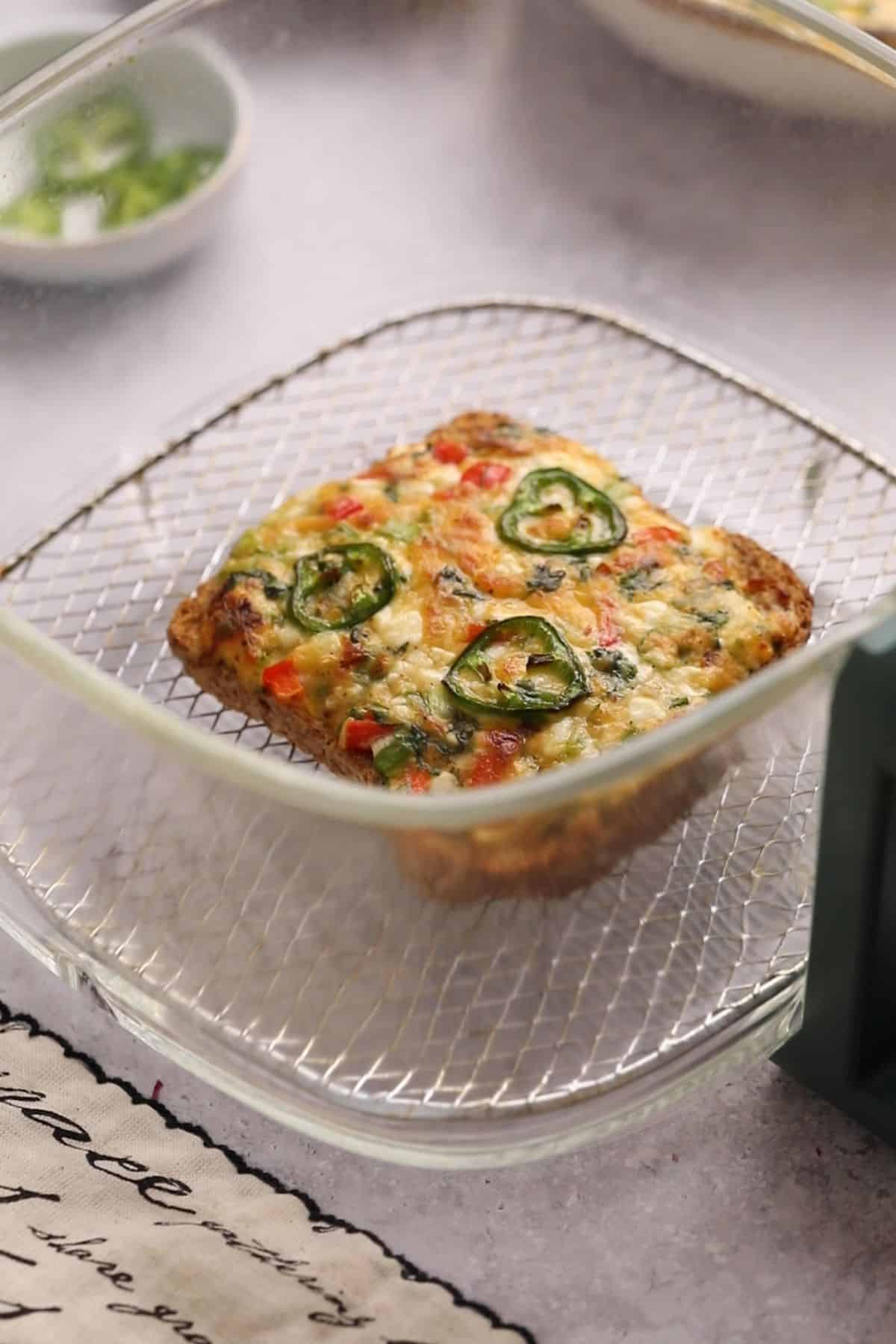 15-Minute Cottage Cheese Chilli Toast 15 Cottage cheese chili toast after air frying is ready to serve.