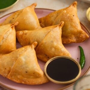 Classic Punjabi Samosa Recipe (Crispy & Flaky) 41 Punjabi Samosa Featured Image.