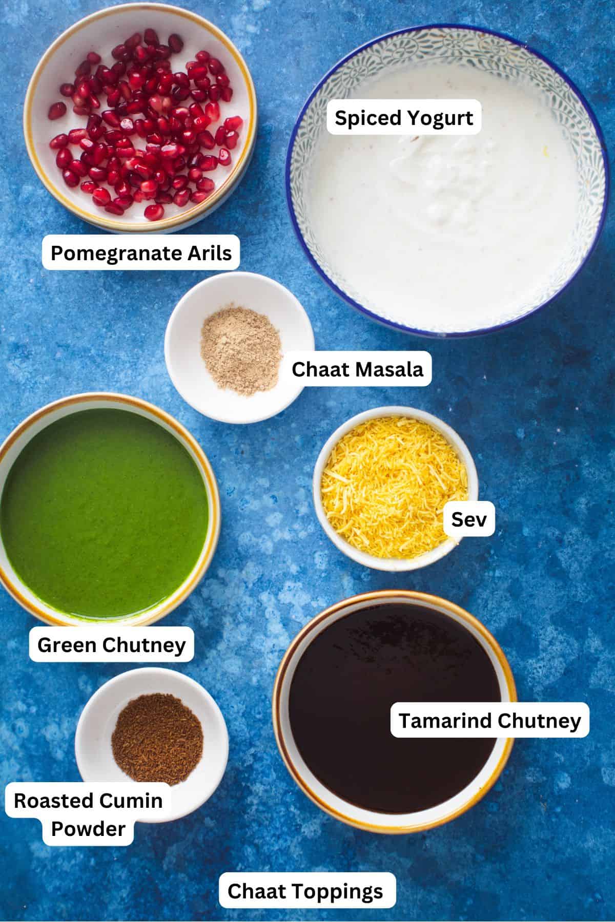 Ingredients for topping palak patta chaat.